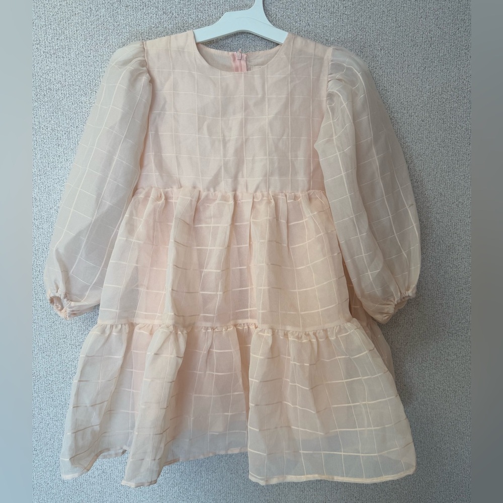 Loolous Girl Size 9-10 cloud long puffy sleeves formal dress peach‎ color NWOT